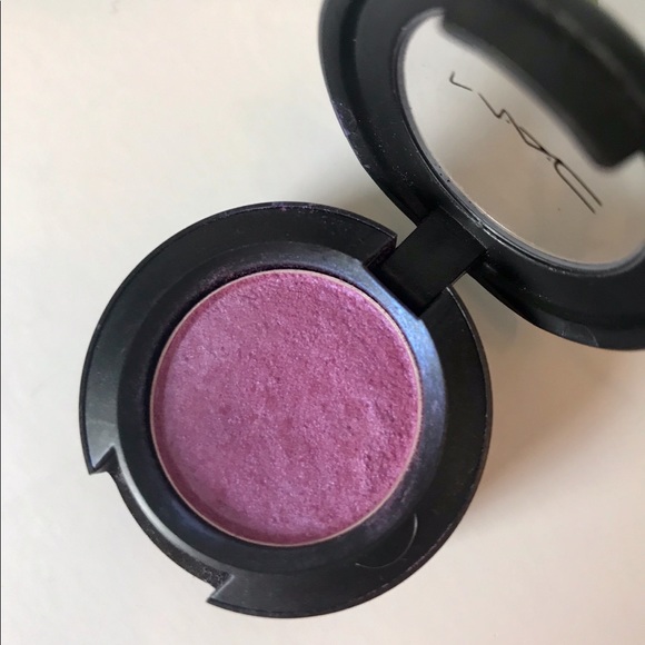 MAC “Stars ‘n’ Rockets” eyeshadow - Picture 6 of 8